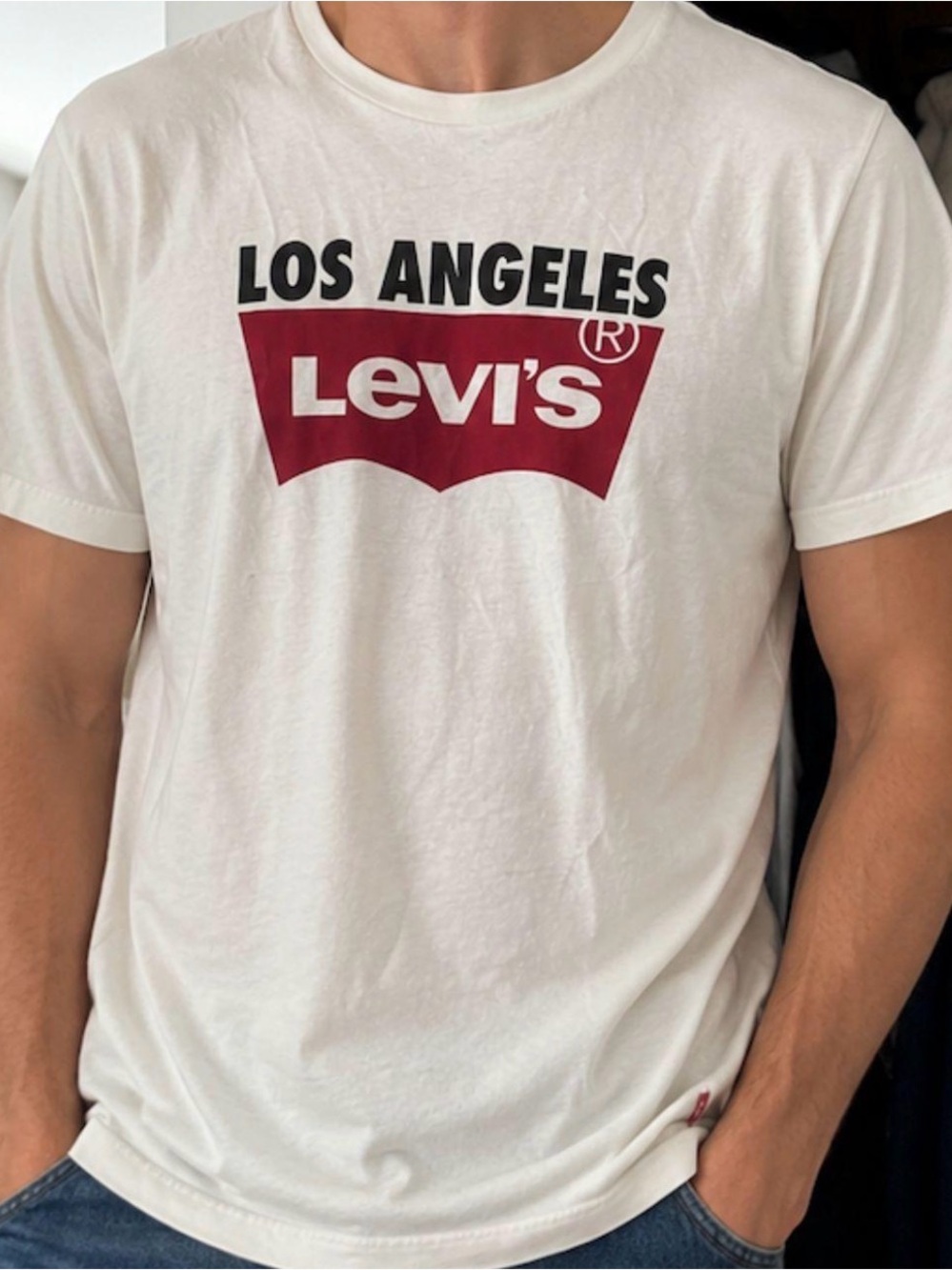 Levi's White T‑Shirt with Red Logo and Black Text